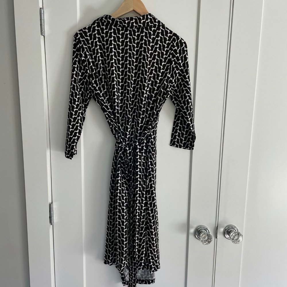 Seraphine Maternity Georgina Wrap Dress Size 10 NWT - Picture 4 of 4